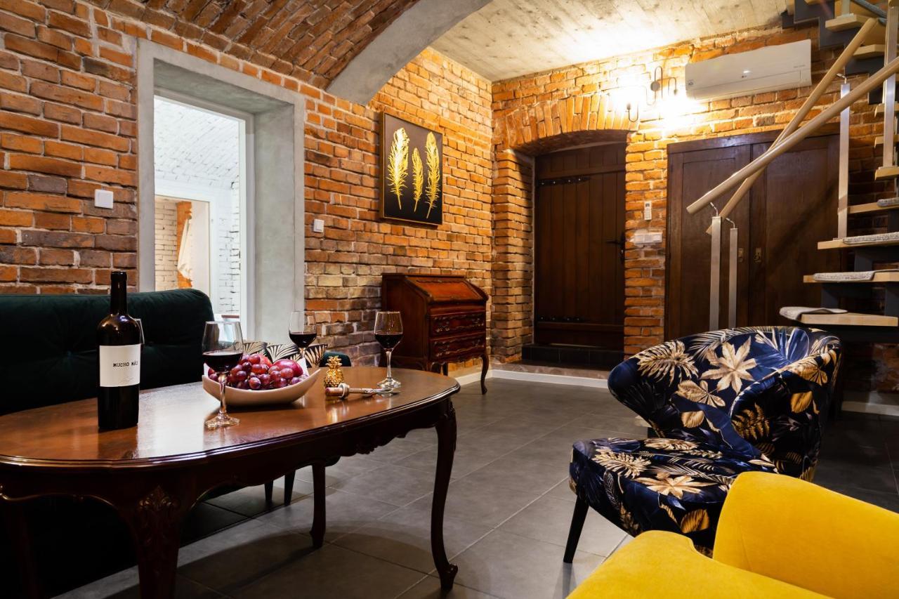 Househost Apartment: Boguslawskiego Street Apartment